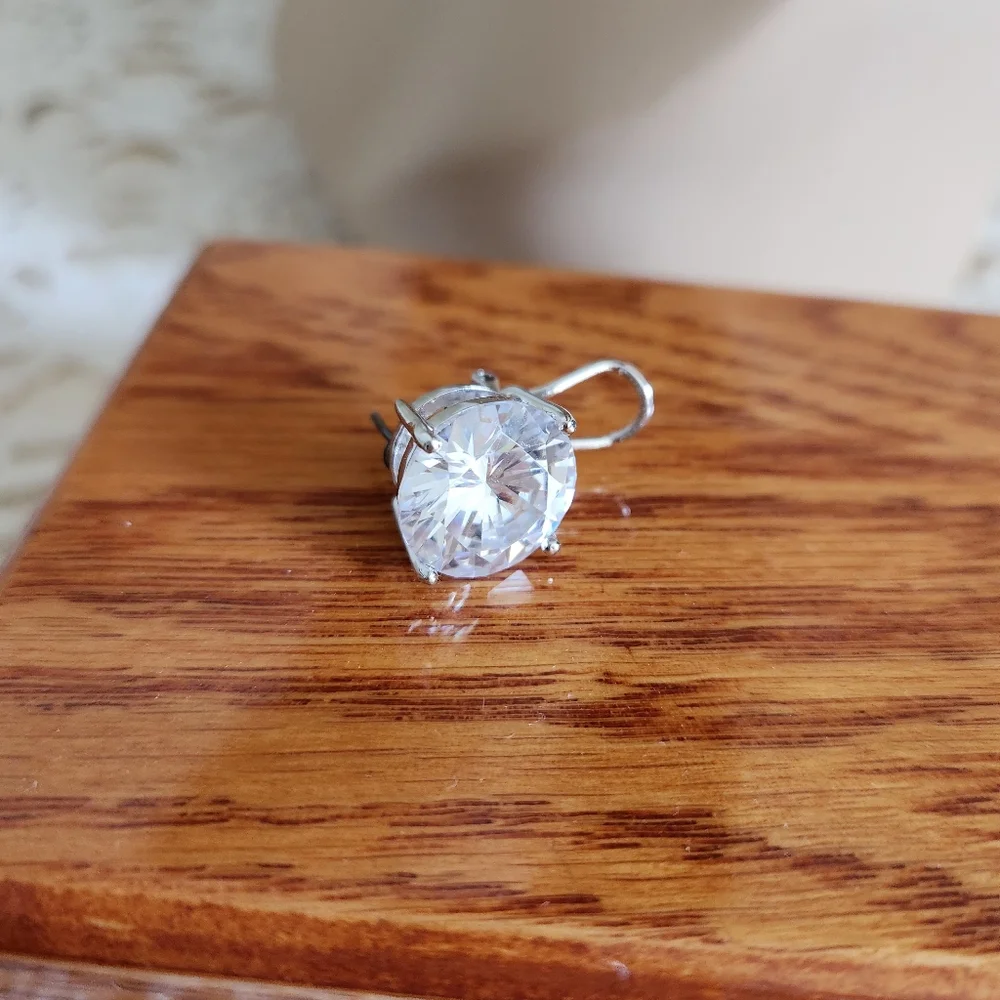 CZ Earrings - Picture 6 of 7